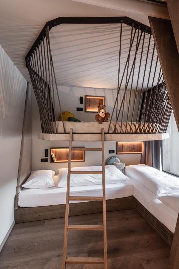 Suite Premium "Falkynest"